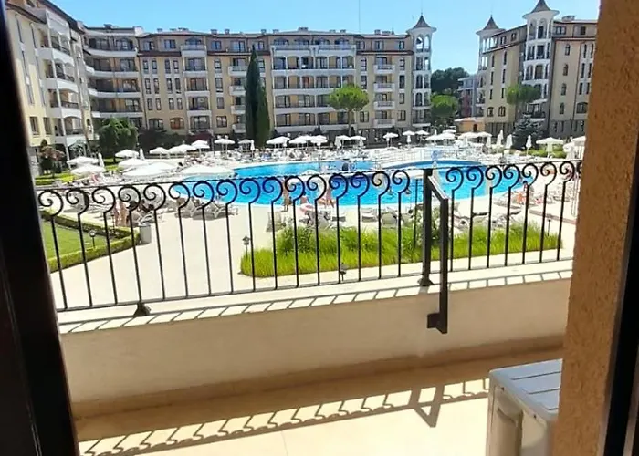 公寓 2 Royal Sun E24 With Poolview And Big Balcony 阳光海滩